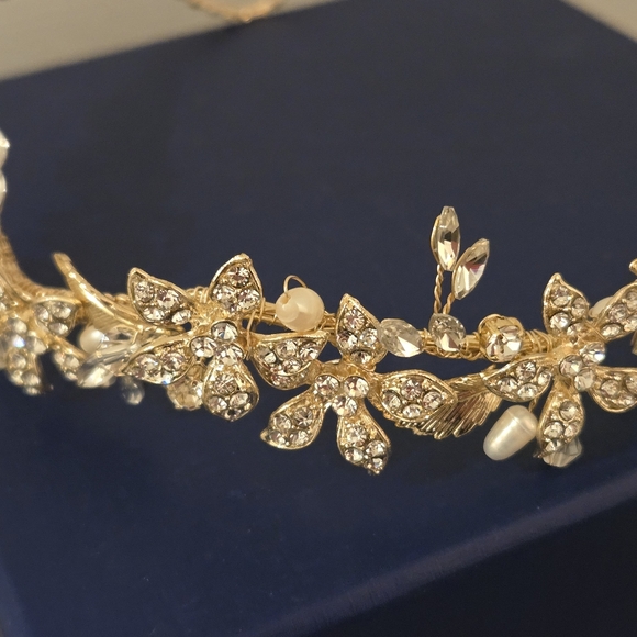 Women's Gold Bridal Headband - Picture 5 of 6